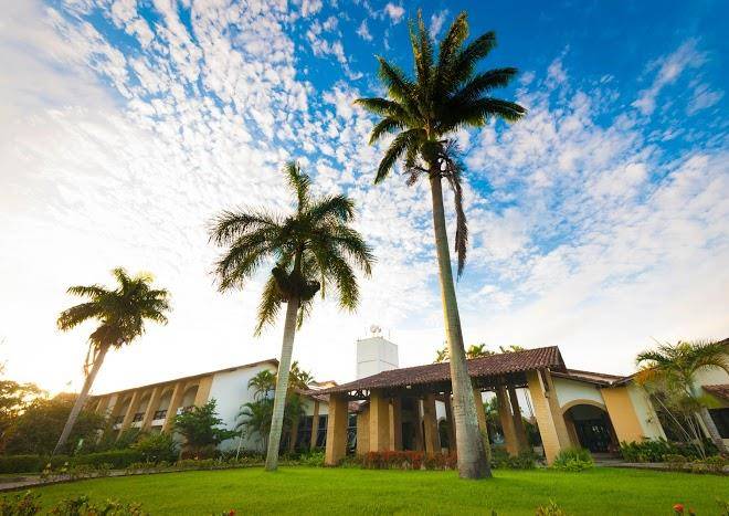 Flamboyant hotel & convention