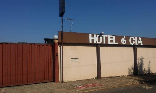 Hotel & cia
