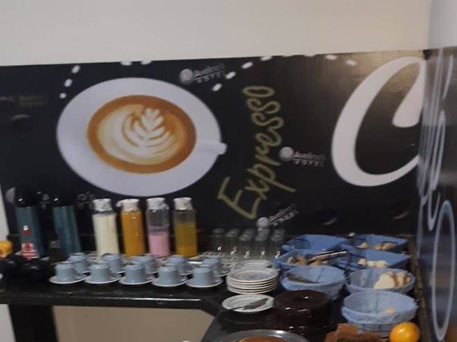 Avelinos Hotel Ltda Image