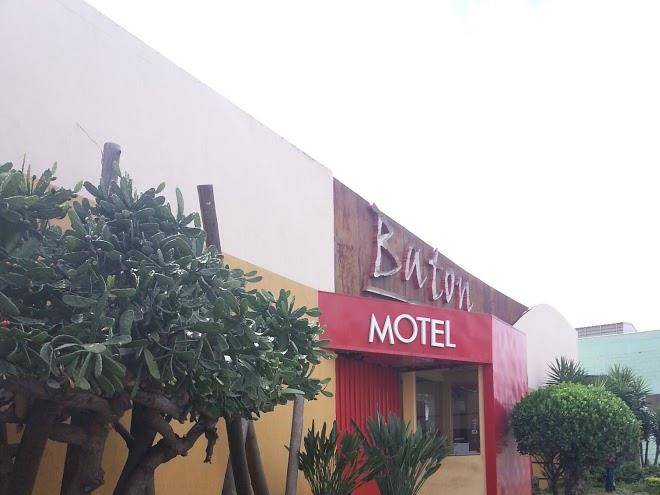 Motel baton