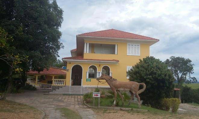 Pousada realiza