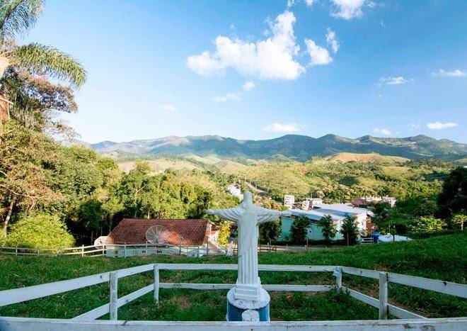 Hotel e chales arco iris