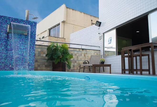 J r hotel