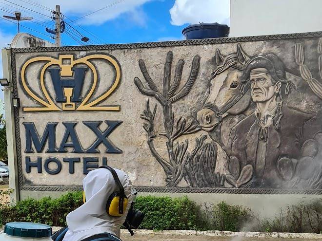Max hotel