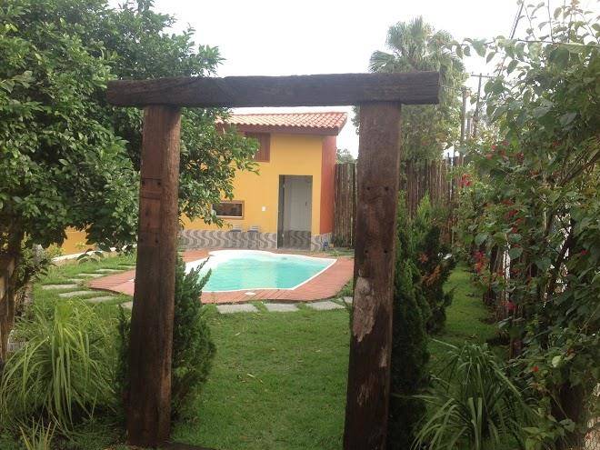 Chale Na Roca Penedo Image