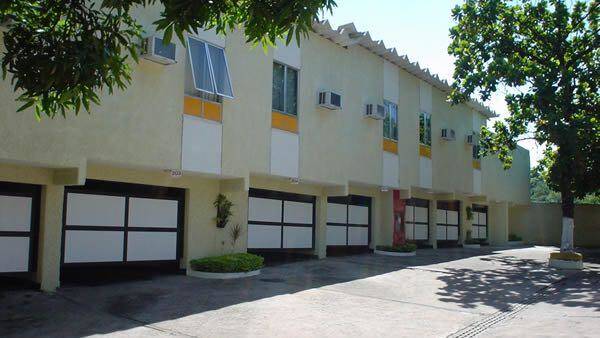 Charm motel