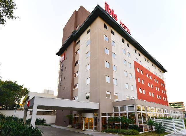 Ibis Canoas Shopping Image