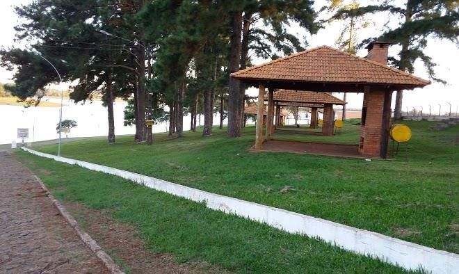 Hotel e hospedaria do lago