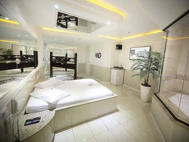 Motel calidon verdes passaros