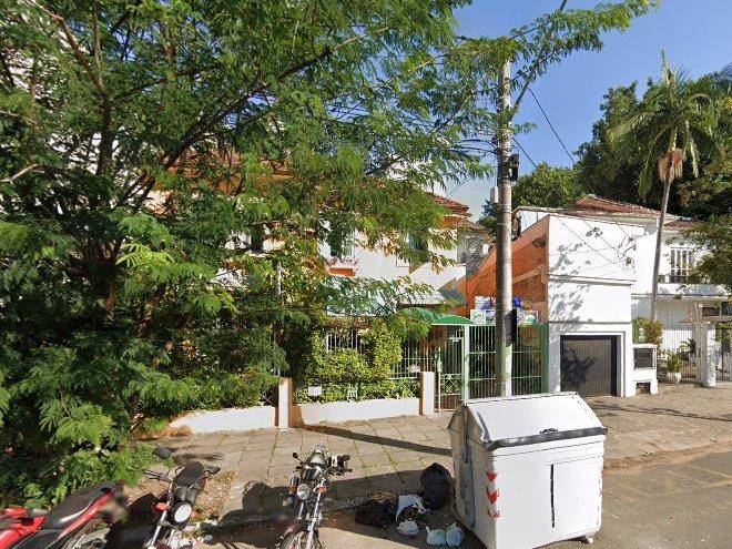 Quartos em otima localidade