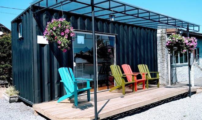 Container eco lodge