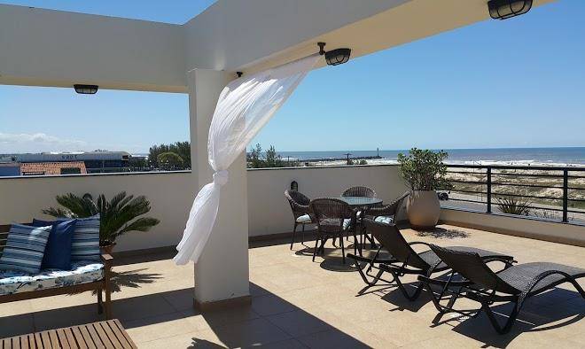 Ponta dos molhes beach flat