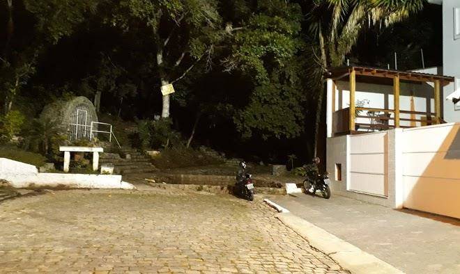 Sobrado na praia de cabecudas