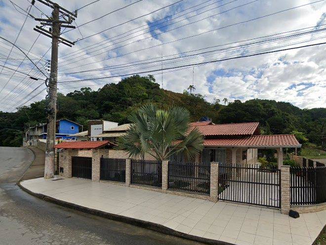 Pe do morro pousada