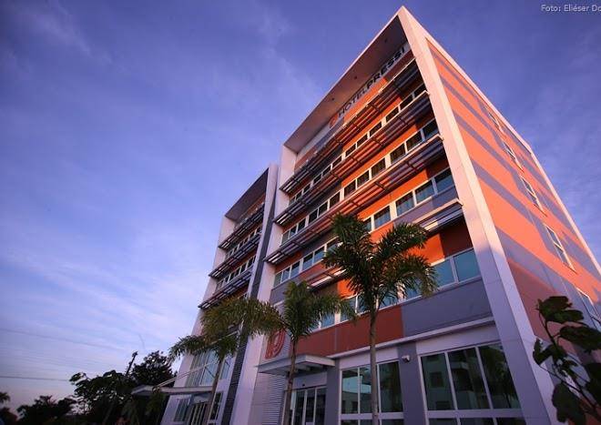 Hotel pressi
