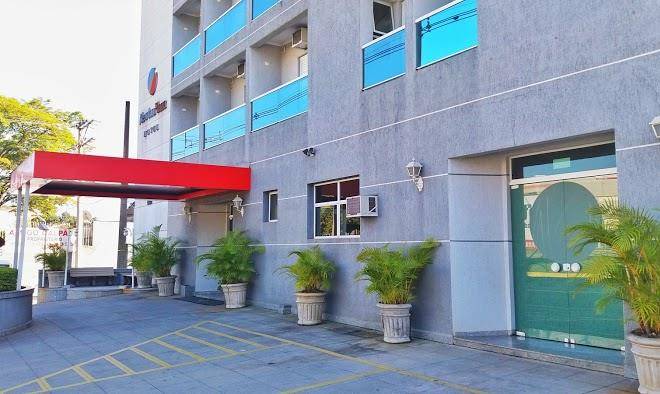 Newton plaza hotel