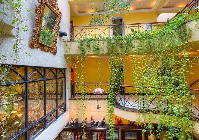 Bahamas hotel club