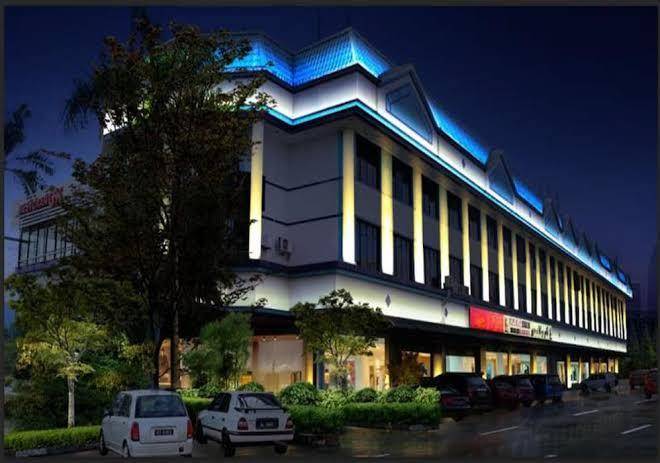Grand city hotel