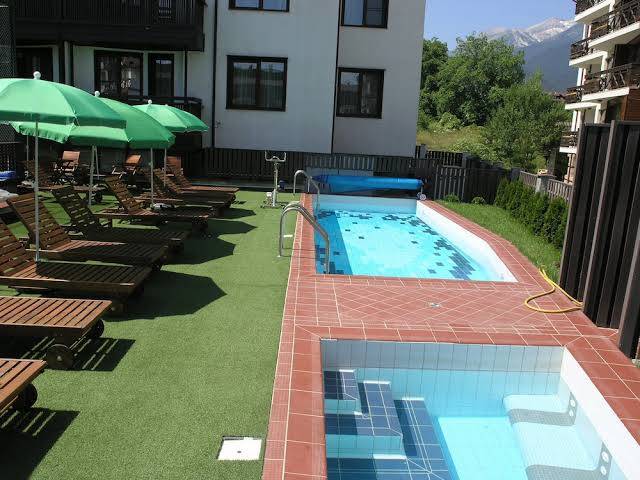 7 pools spa