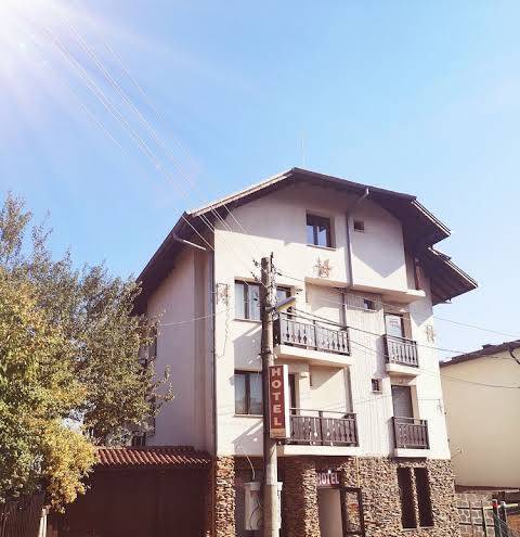 Riskyoff Hotel Image