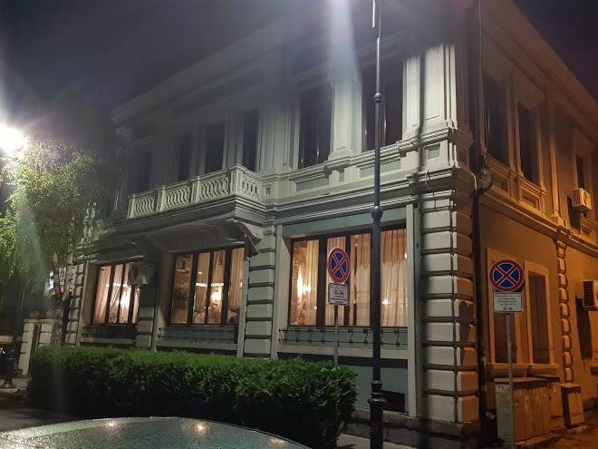 Complex National Image