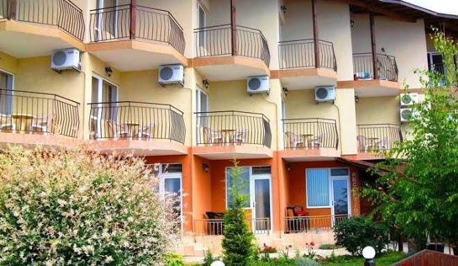 Aura Family Hotel Image