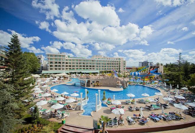 Dit evrika beach club hotel