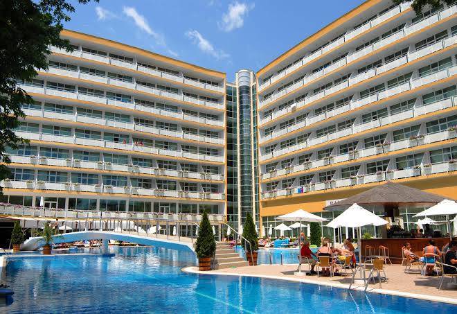 Grand hotel oasis