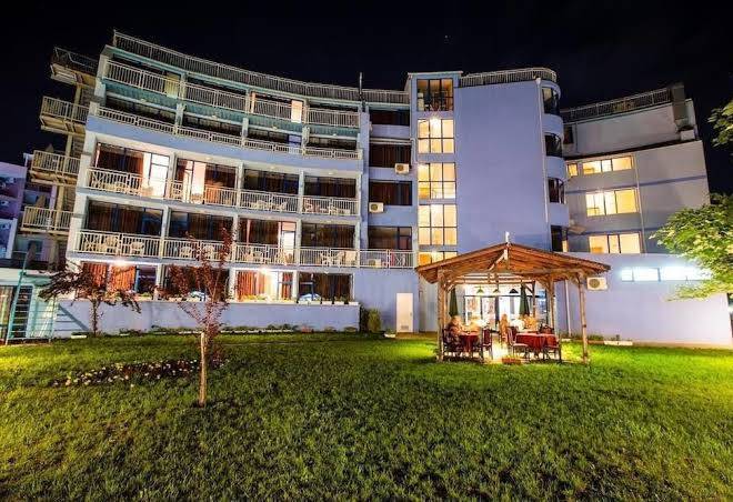 Hotel La Boheme Image