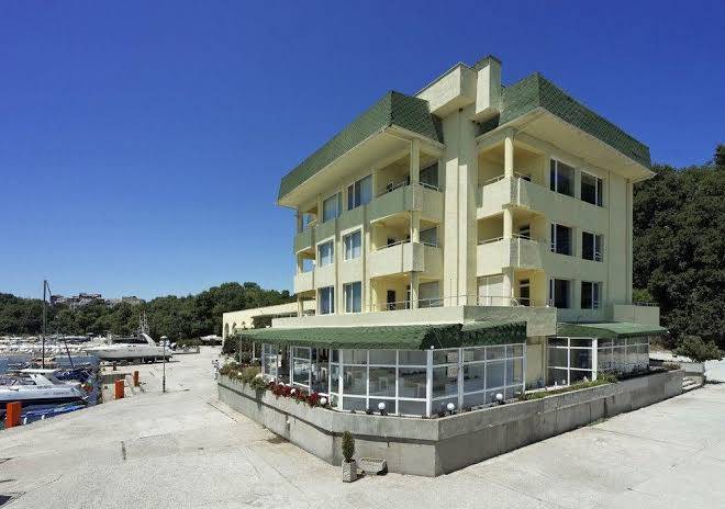 Hotel marina