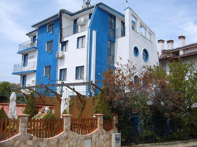 Andi hotel