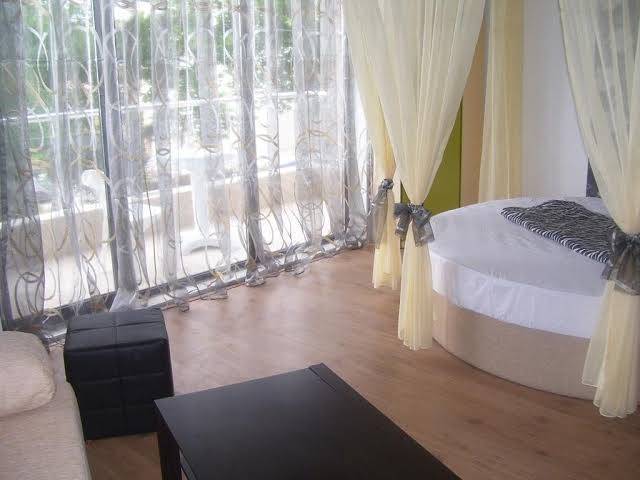 Studio romantica