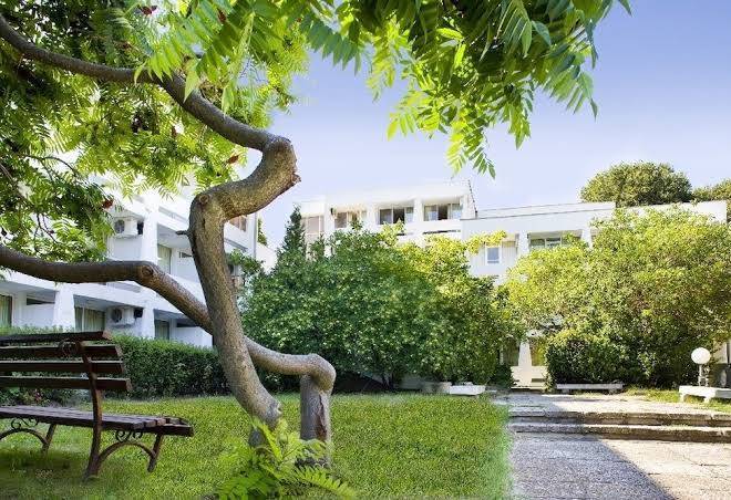 Hotel compass all inclusive