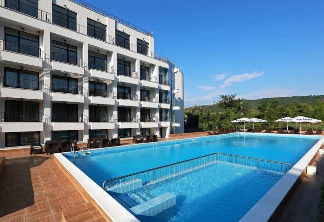 White rock castle suite hotel & spa