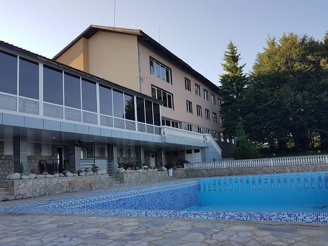 Hotel tri buki