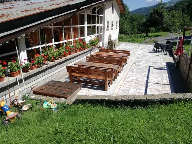 Hotel cherni vit