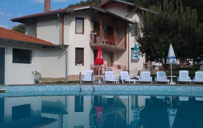 Hotelski kompleks kray rekata s balkanets