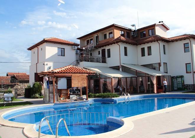Hotel flora patalenitsa