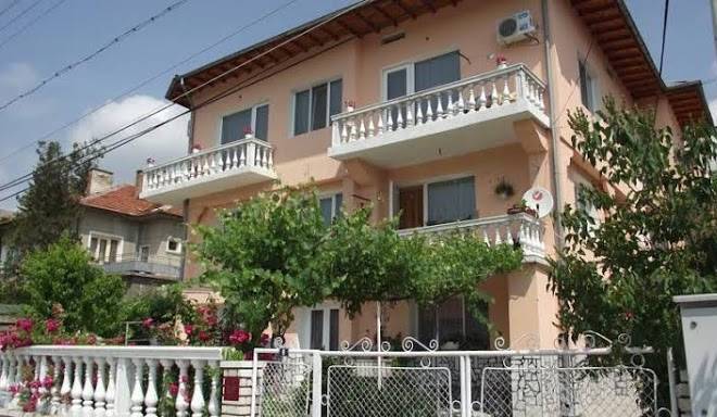 Family hotel velevi