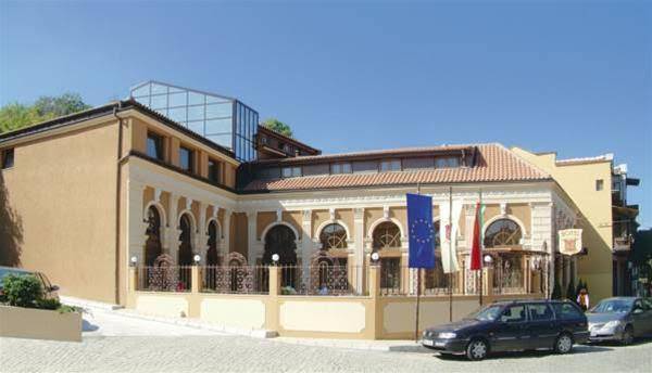 Hotel seven hills