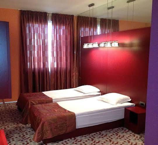 Hotel mone