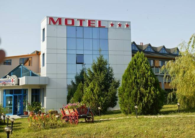 Formula 1 motel