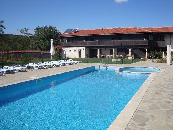 Family hotel cherni lom