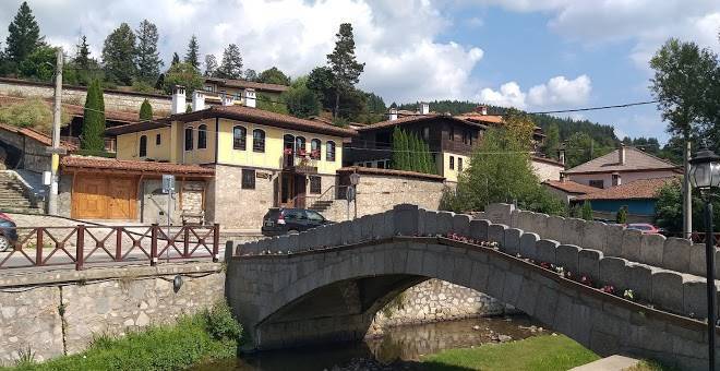 Family hotel restaurant chuchura