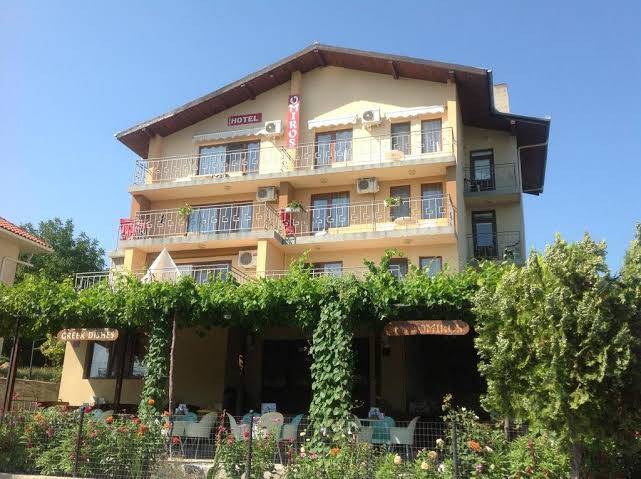 Semeen hotel omiros
