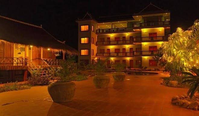 Two moons hotel