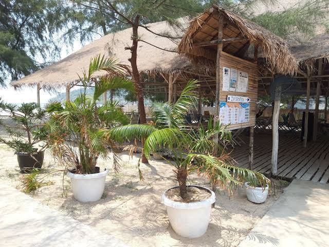 Hula hula restaurant & bungalows