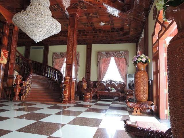 Luck life world hotel