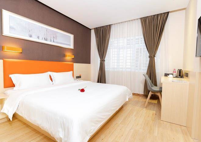 7 days premium hotel