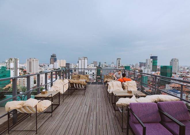 Feliz urban hotel